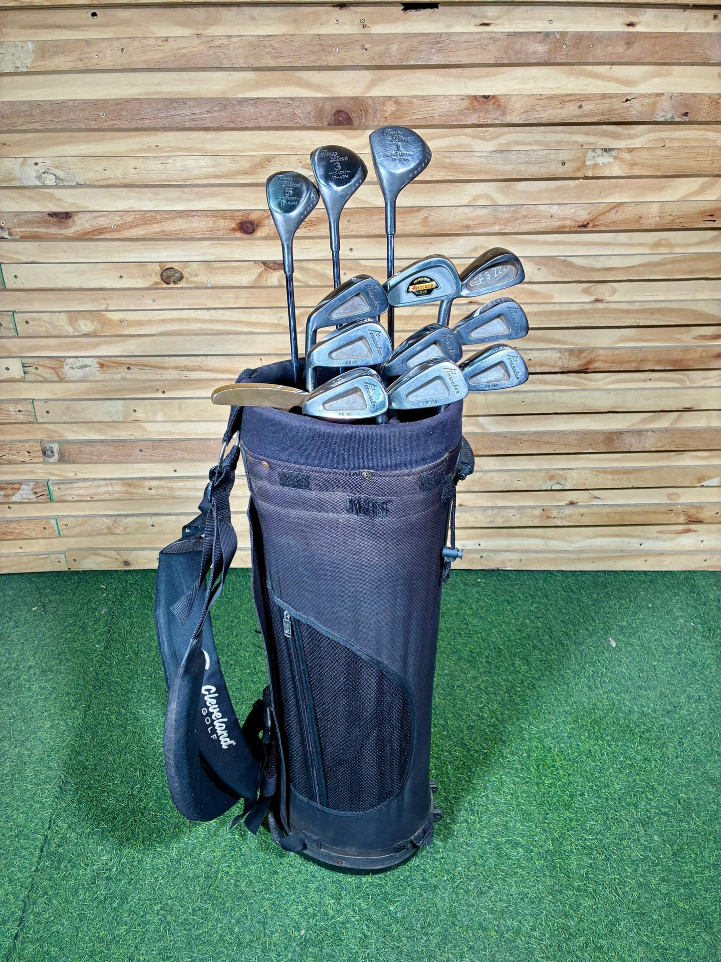 Left Handed Pinseeker Golf set