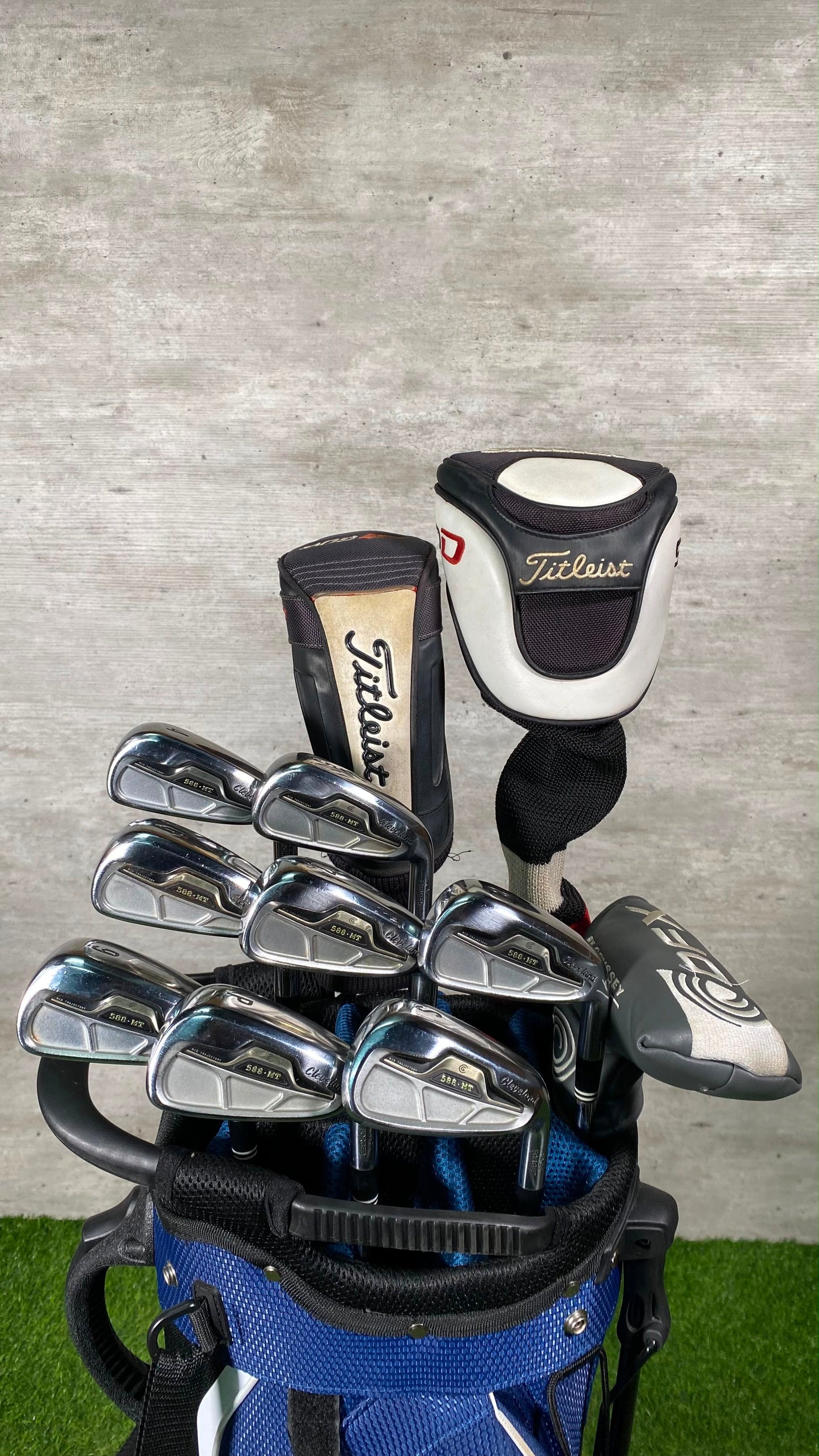 Cleveland 588 MT Golf Set