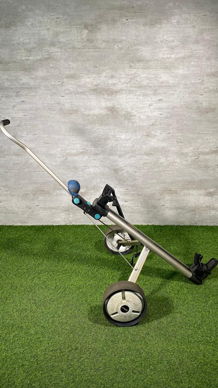 Titleist 2000 Deluxe Pull Golf Cart