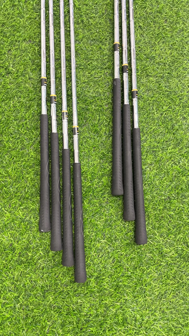 Left Handed TaylorMade R5 XL Iron Set
