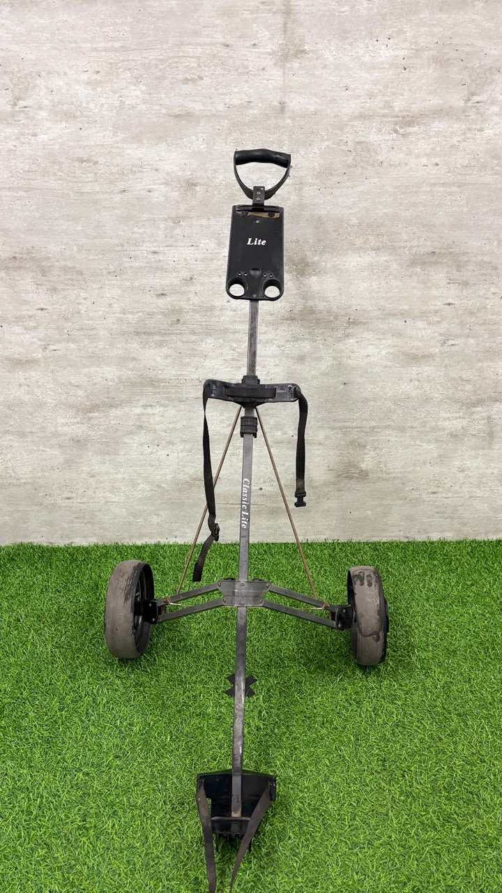 Classic Lite 2-Wheel Pull Golf Cart.
