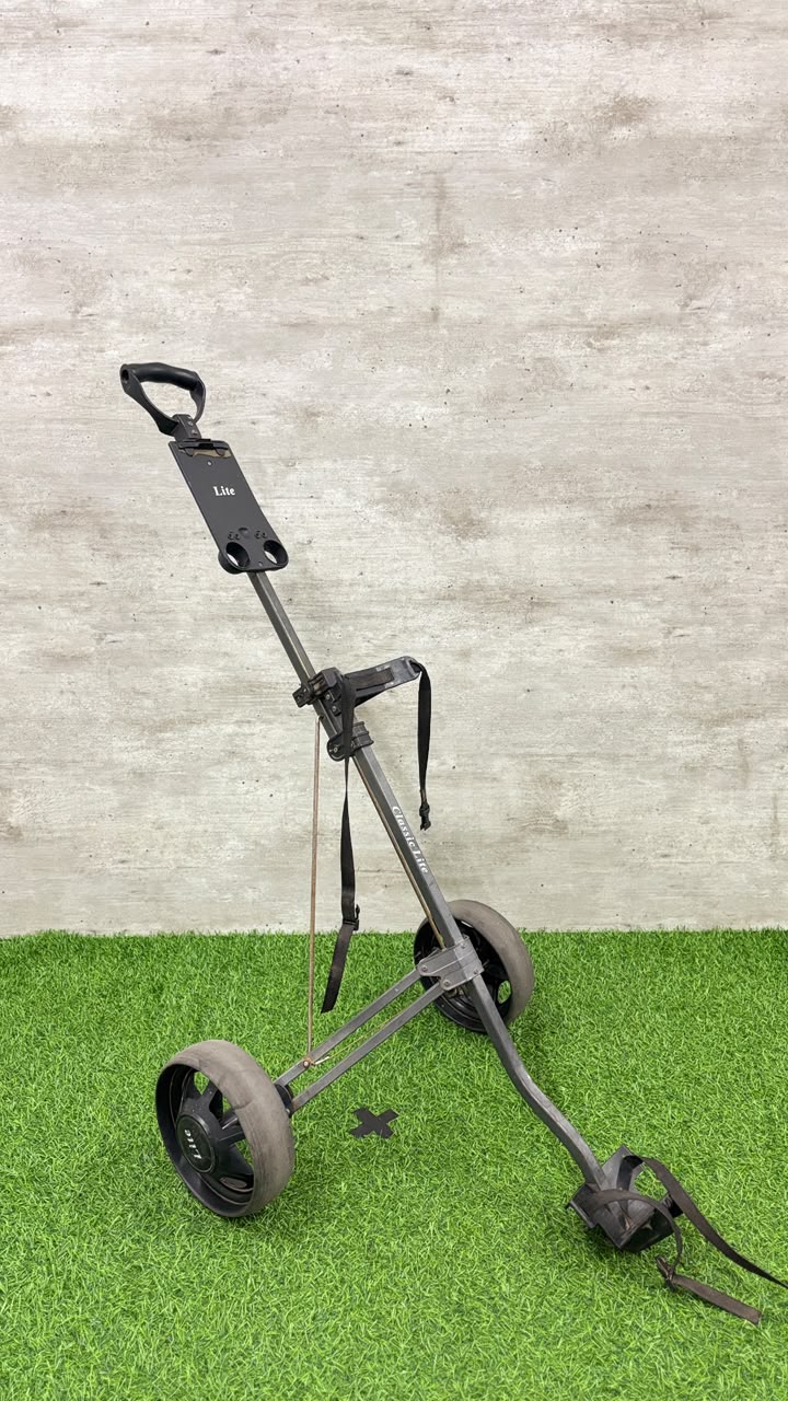 Classic Lite 2-Wheel Pull Golf Cart.