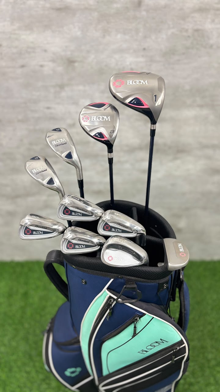 Ladies Cleveland Bloom Golf Set
