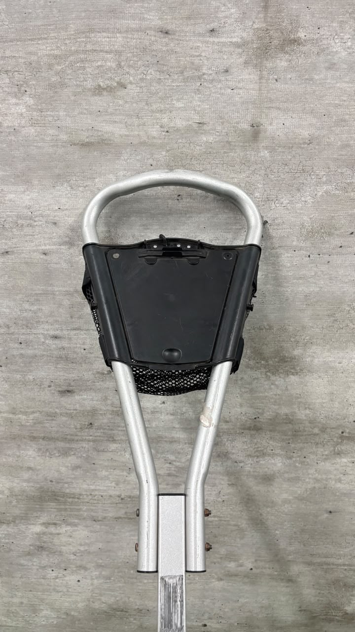 Blue Streak 3-Wheel Push/Pull Golf Cart.