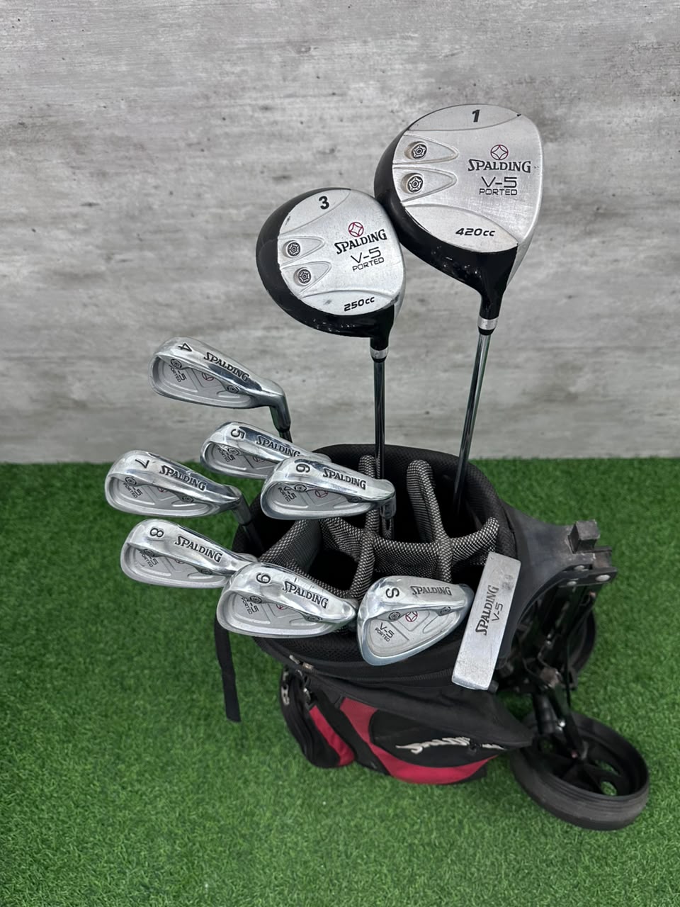 Spalding V-5 Ported Golf Set