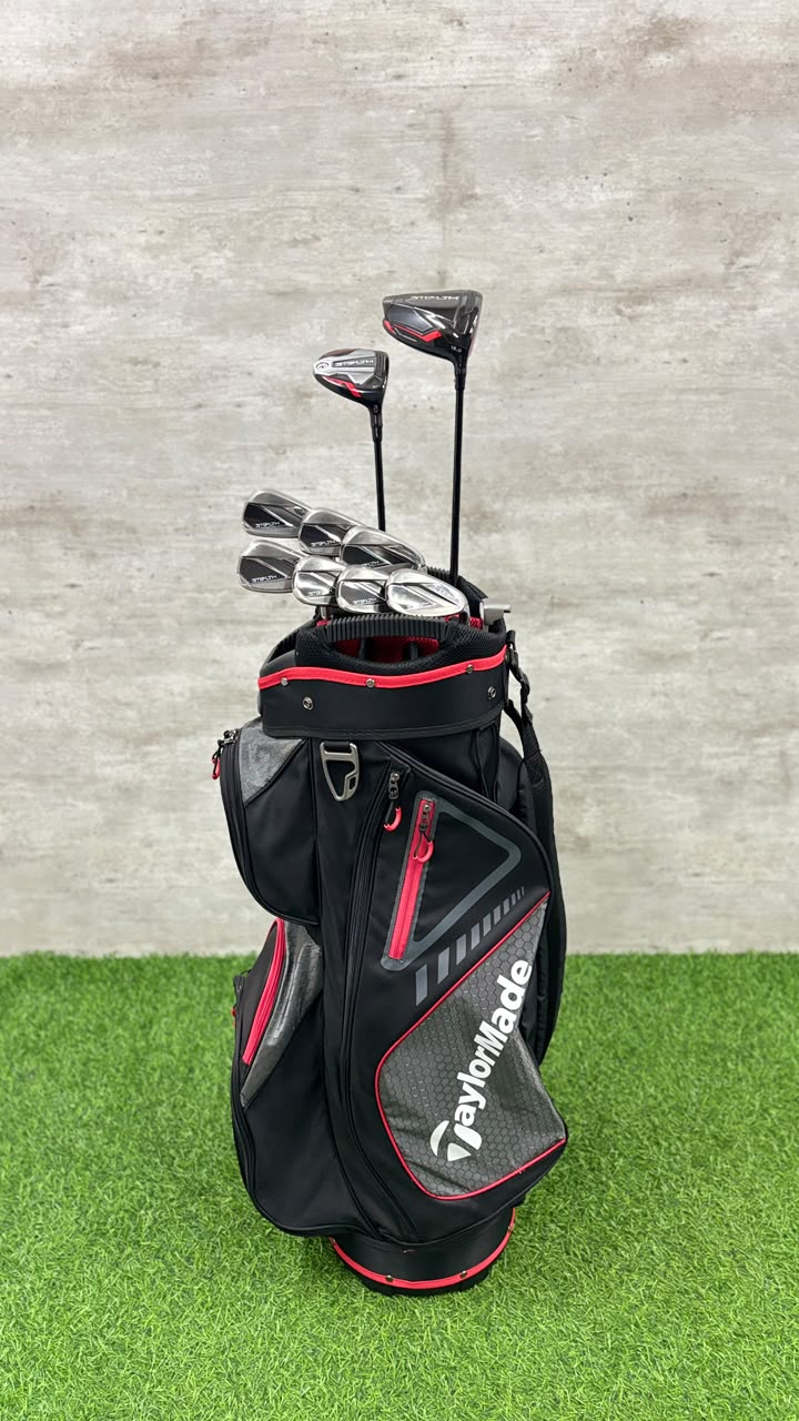 TaylorMade Stealth Golf Set