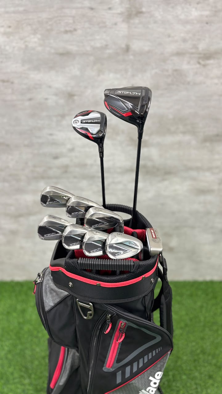 TaylorMade Stealth Golf Set