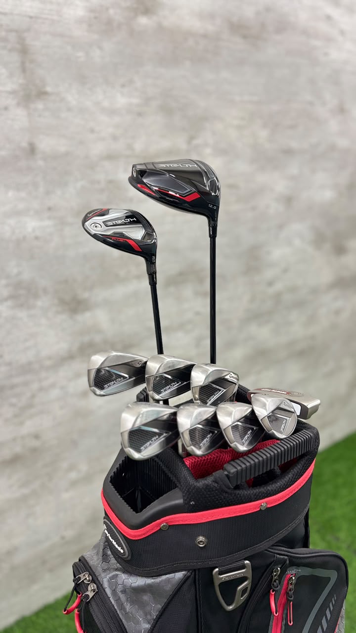 TaylorMade Stealth Golf Set