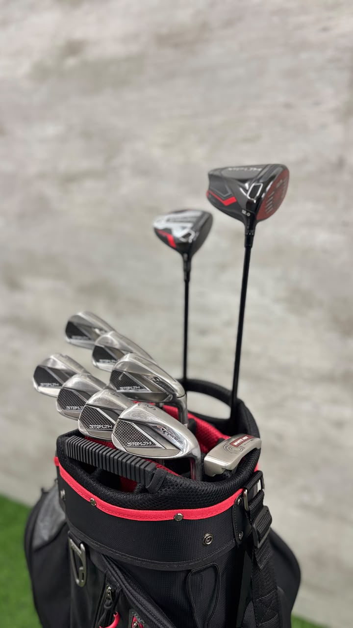 TaylorMade Stealth Golf Set