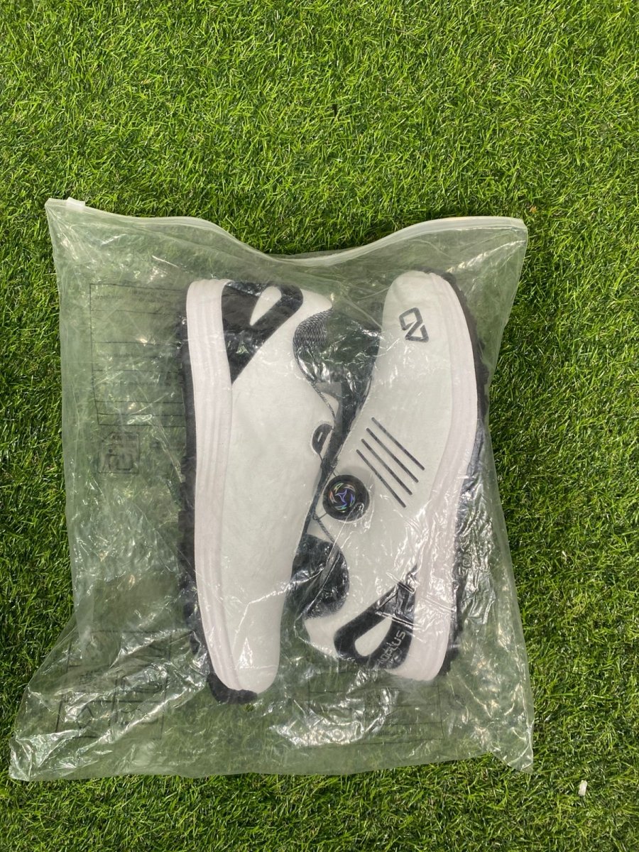 AO Plus Professional Spikeless Golf Shoes Size 7 - WeBuyClubz