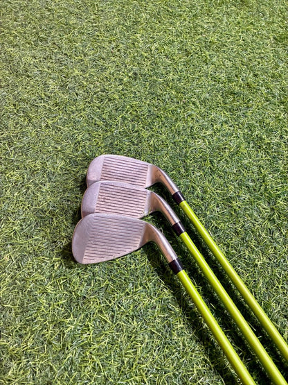 Left - Handed Little Tiger Kids Golf Set age 9 - 11 - WeBuyClubz