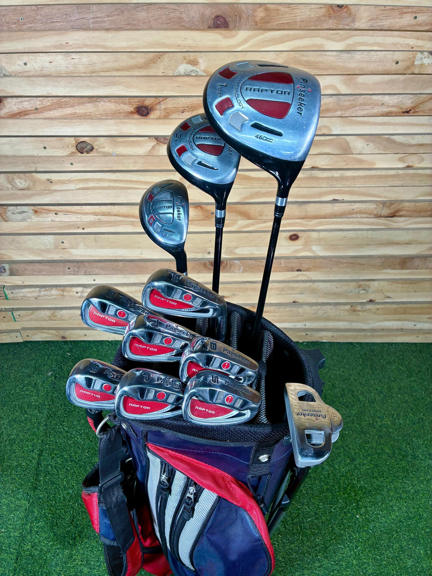 Pinseeker Raptor Golf Set